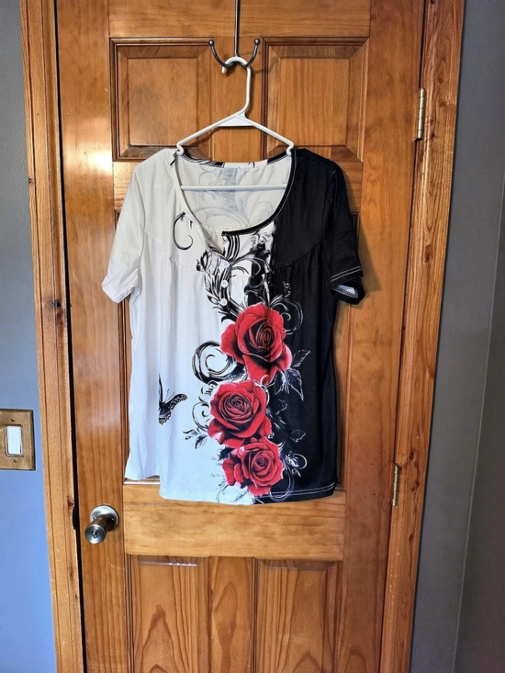 Floral Rose Graphic Tee Large Like New
